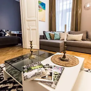 urbano-styles-downtown-budapest.inbudapesthotels.com/